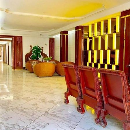 Palace Hotel Мандалей Екстериор снимка