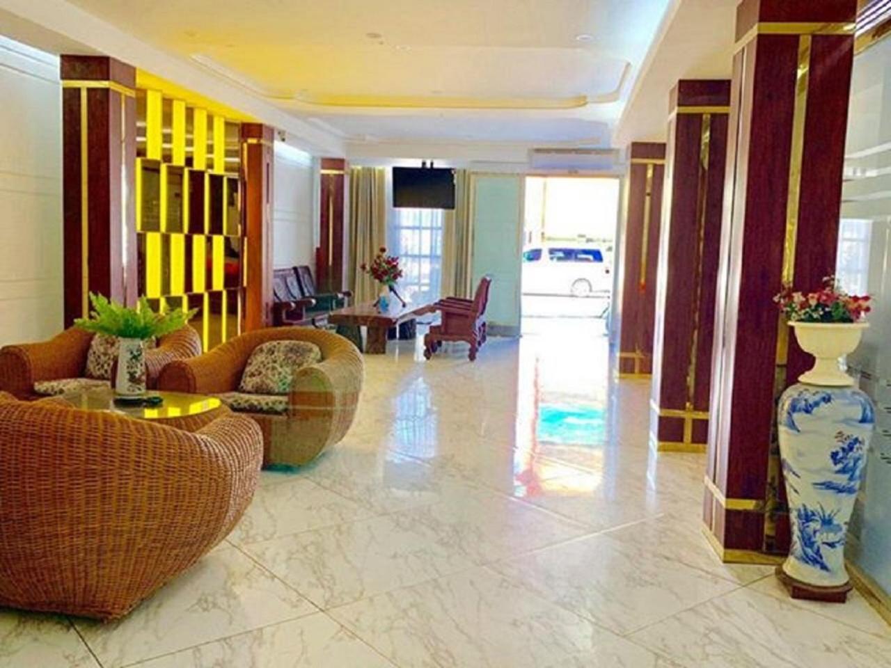 Palace Hotel Мандалей Екстериор снимка